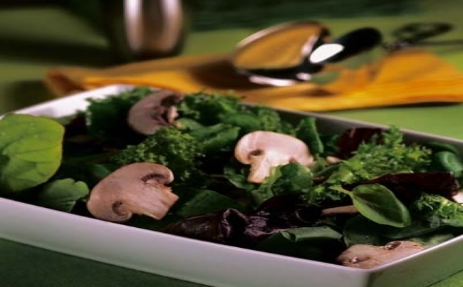 Ensalada mixta de hojas con champiñones